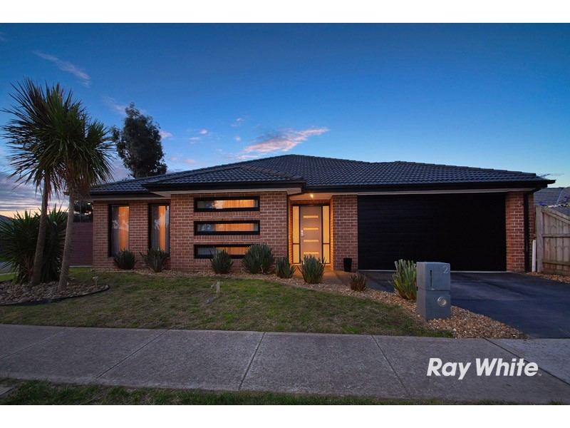 2 Dunferline Crescent, Cranbourne VIC 3977