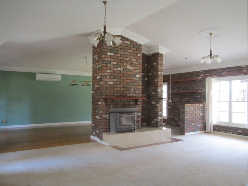 8 Garden Street, Cranbourne East VIC 3977