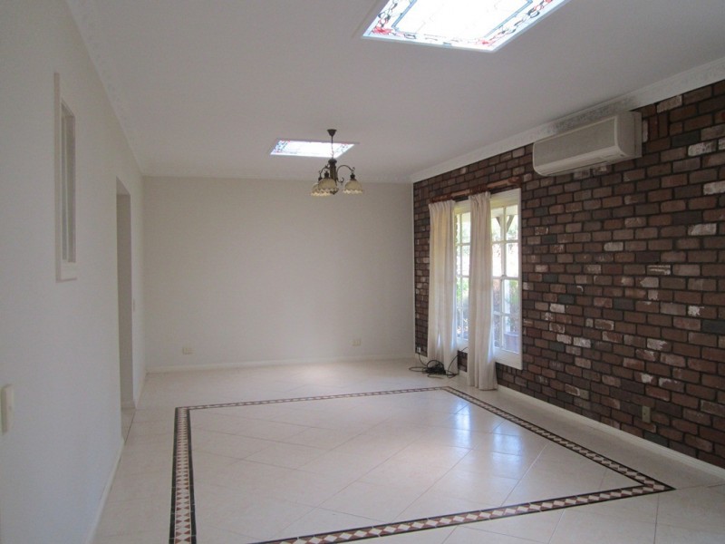 8 Garden Street, Cranbourne East VIC 3977