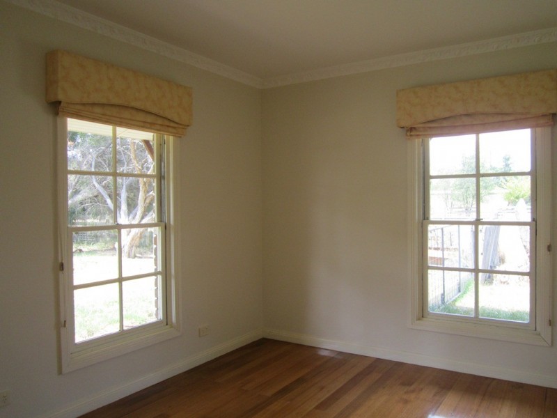 8 Garden Street, Cranbourne East VIC 3977