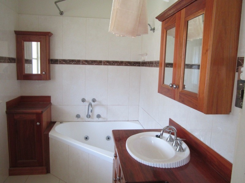 8 Garden Street, Cranbourne East VIC 3977