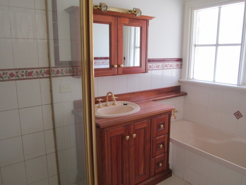 8 Garden Street, Cranbourne East VIC 3977