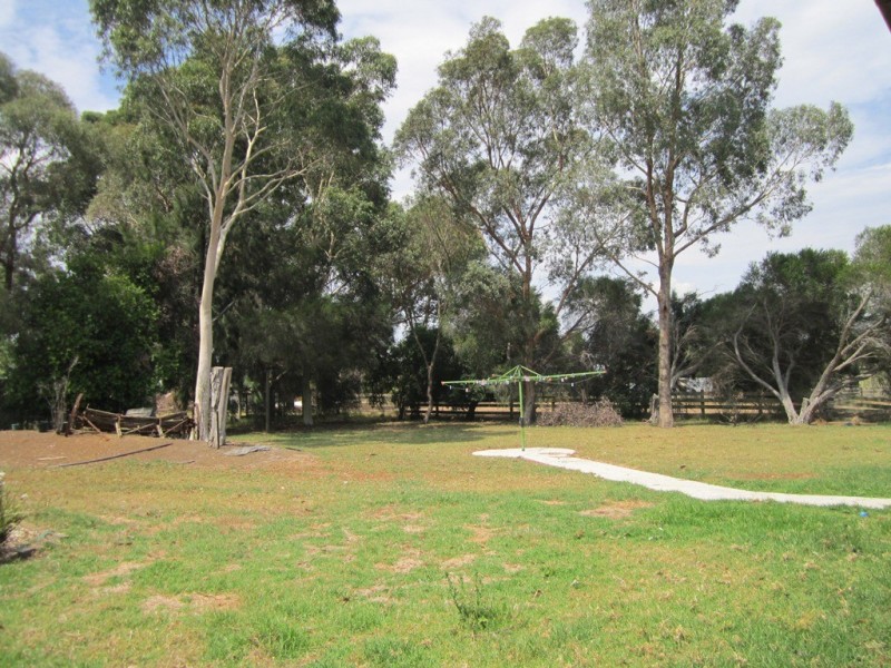 8 Garden Street, Cranbourne East VIC 3977