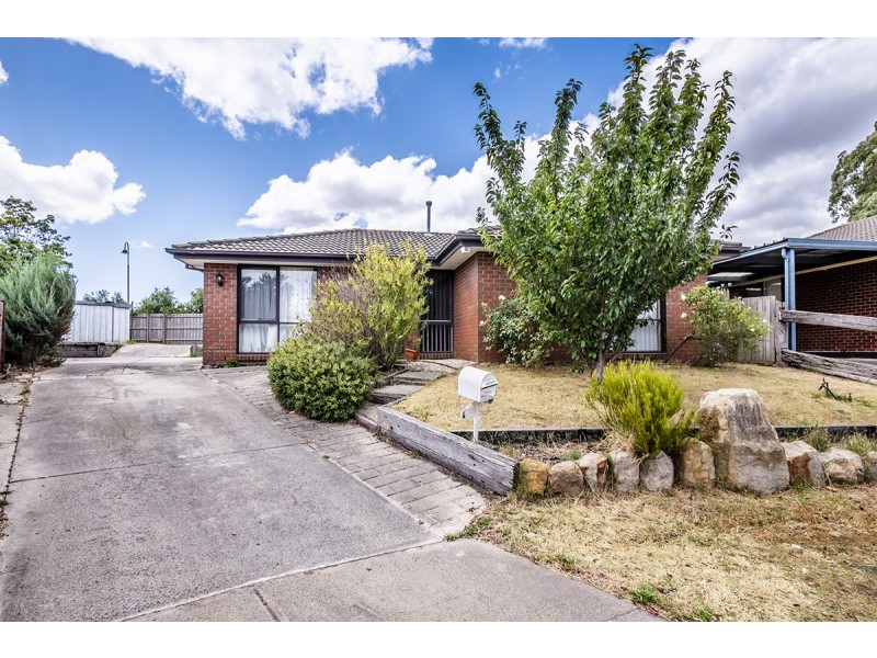 4 Nesbit Court, Cranbourne North VIC 3977