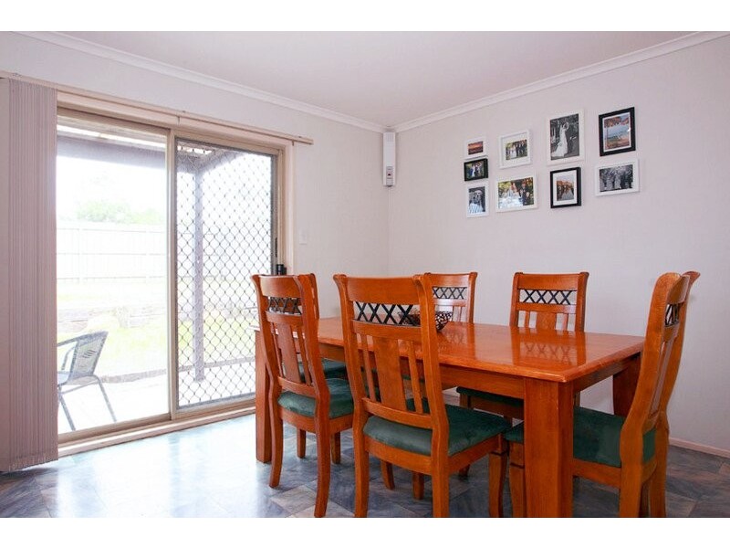 4 Nesbit Court, Cranbourne North VIC 3977