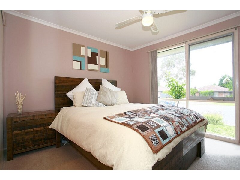 4 Nesbit Court, Cranbourne North VIC 3977