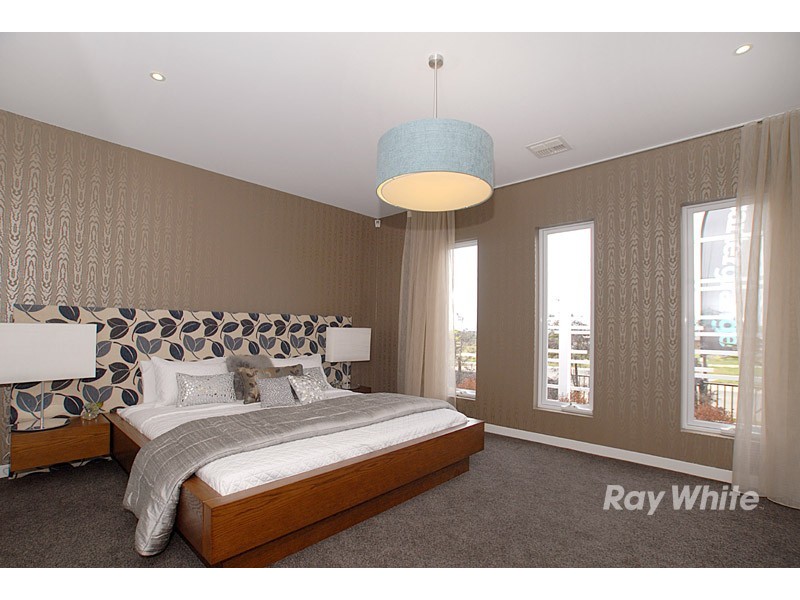 16 Worthington Boulevard, Pakenham VIC 3810