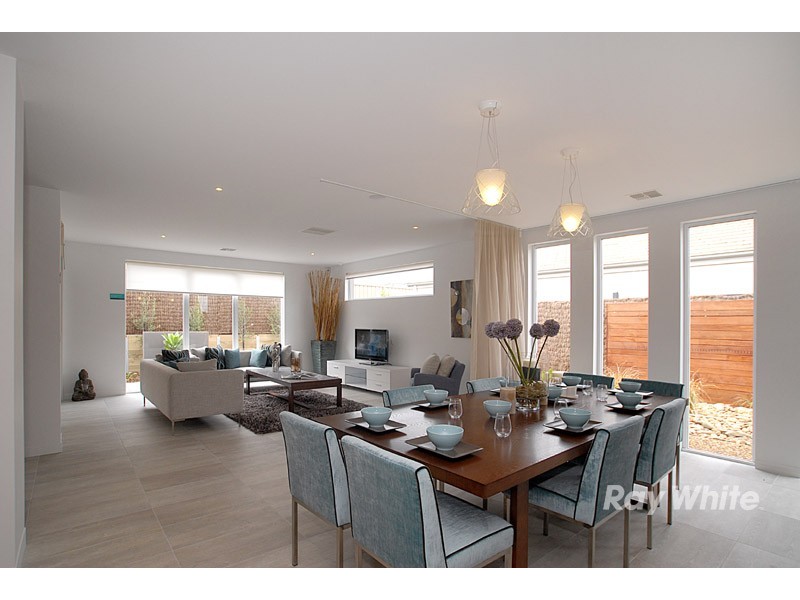 16 Worthington Boulevard, Pakenham VIC 3810