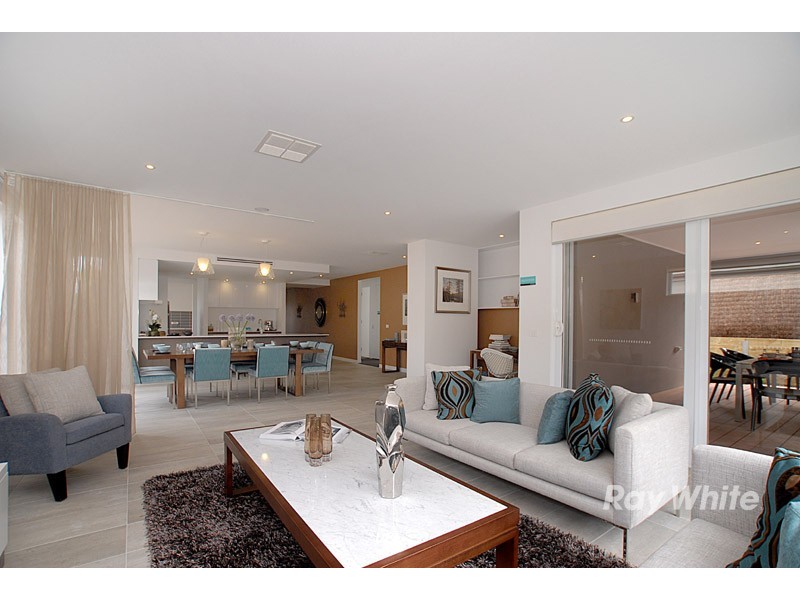 16 Worthington Boulevard, Pakenham VIC 3810