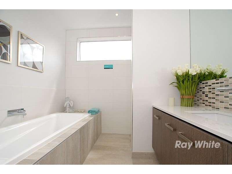 16 Worthington Boulevard, Pakenham VIC 3810