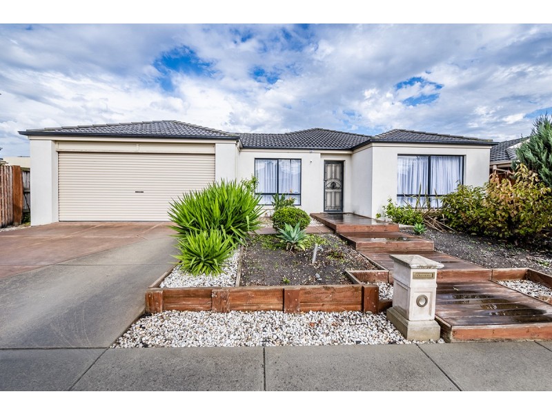 3 Ogle Way, Cranbourne North VIC 3977