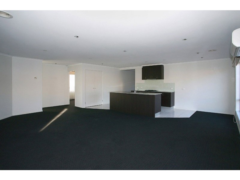 3 Ogle Way, Cranbourne North VIC 3977