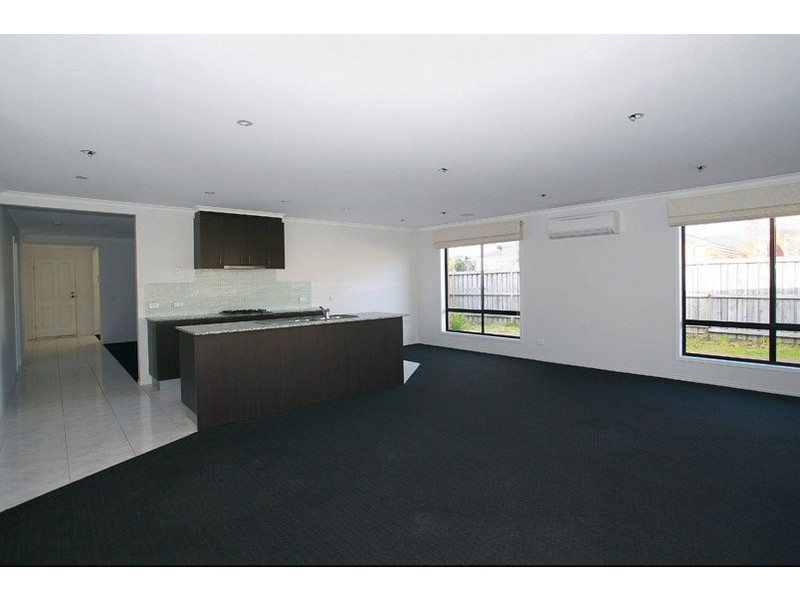 3 Ogle Way, Cranbourne North VIC 3977