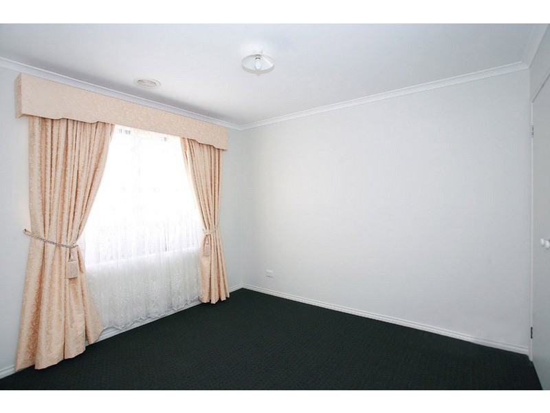 3 Ogle Way, Cranbourne North VIC 3977