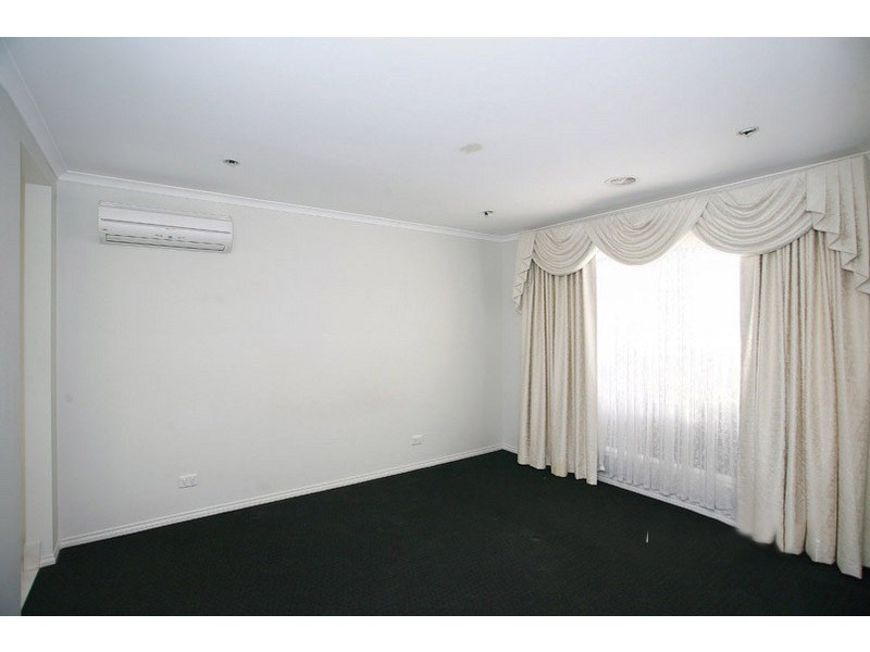 3 Ogle Way, Cranbourne North VIC 3977