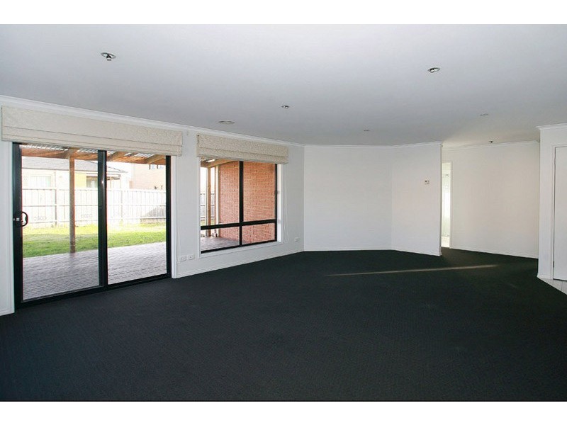 3 Ogle Way, Cranbourne North VIC 3977