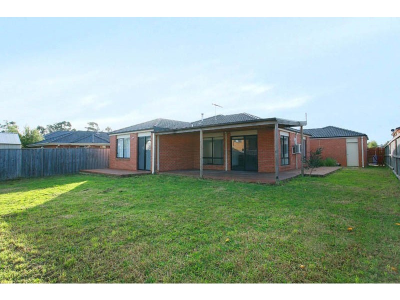 3 Ogle Way, Cranbourne North VIC 3977