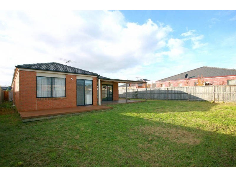 3 Ogle Way, Cranbourne North VIC 3977