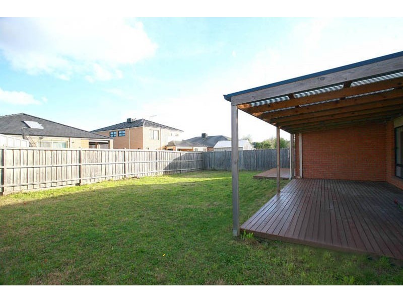 3 Ogle Way, Cranbourne North VIC 3977