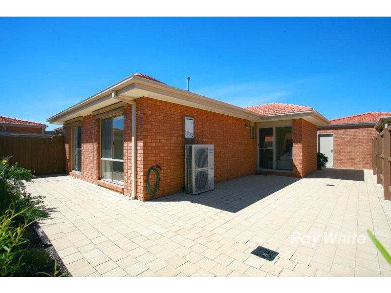 Unit 34/2 Rochester Parade, Cranbourne East VIC 3977