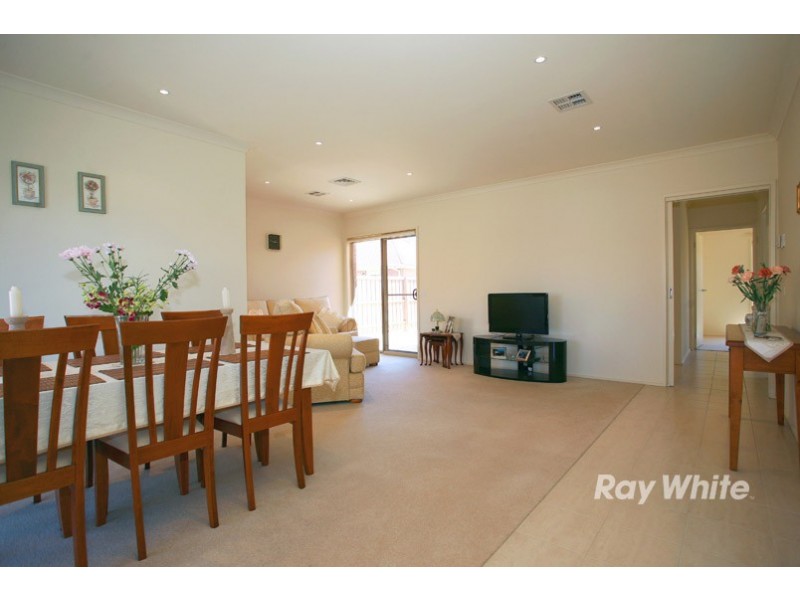 Unit 34/2 Rochester Parade, Cranbourne East VIC 3977