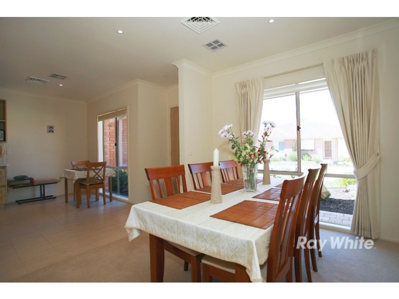 Unit 34/2 Rochester Parade, Cranbourne East VIC 3977