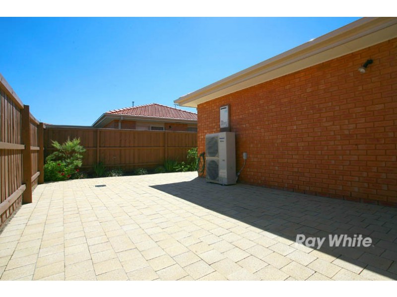 Unit 34/2 Rochester Parade, Cranbourne East VIC 3977
