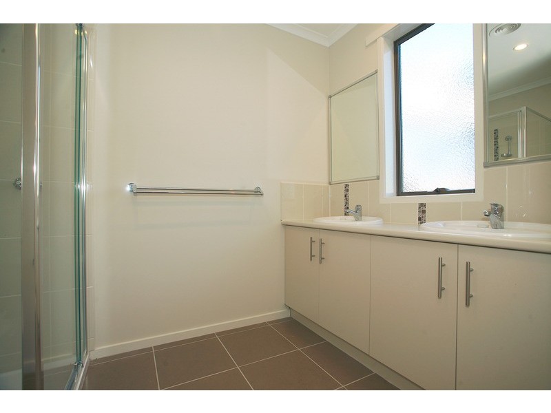 20 Bethune Drive, Hampton Park VIC 3976