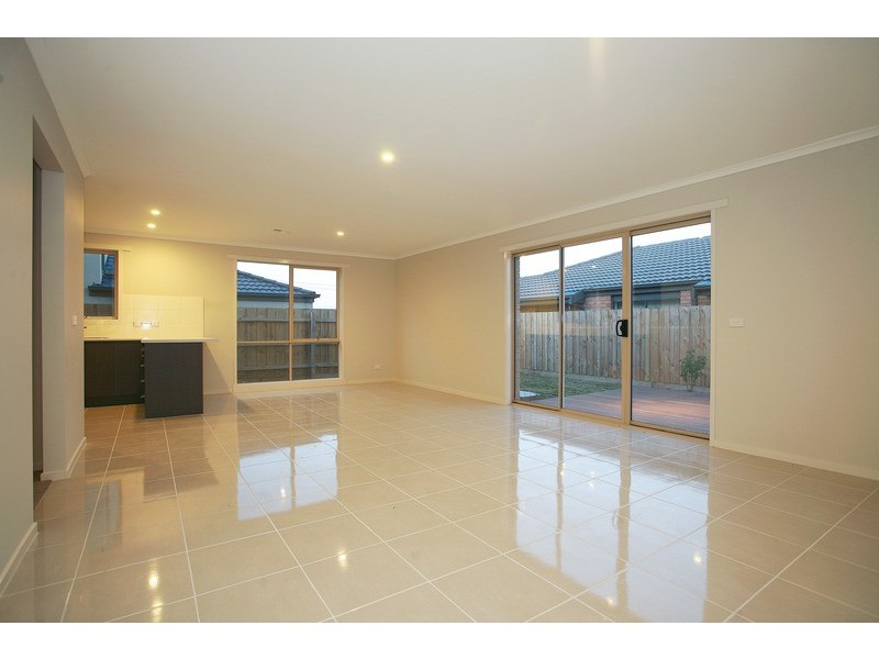 22 Bethune Drive, Hampton Park VIC 3976