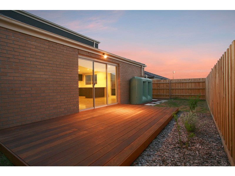 22 Bethune Drive, Hampton Park VIC 3976