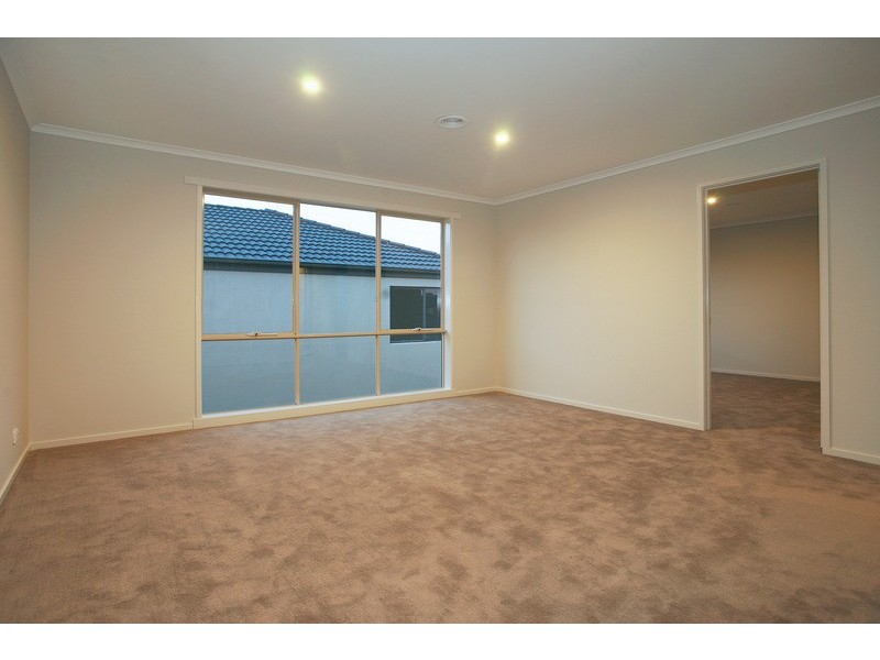 22 Bethune Drive, Hampton Park VIC 3976