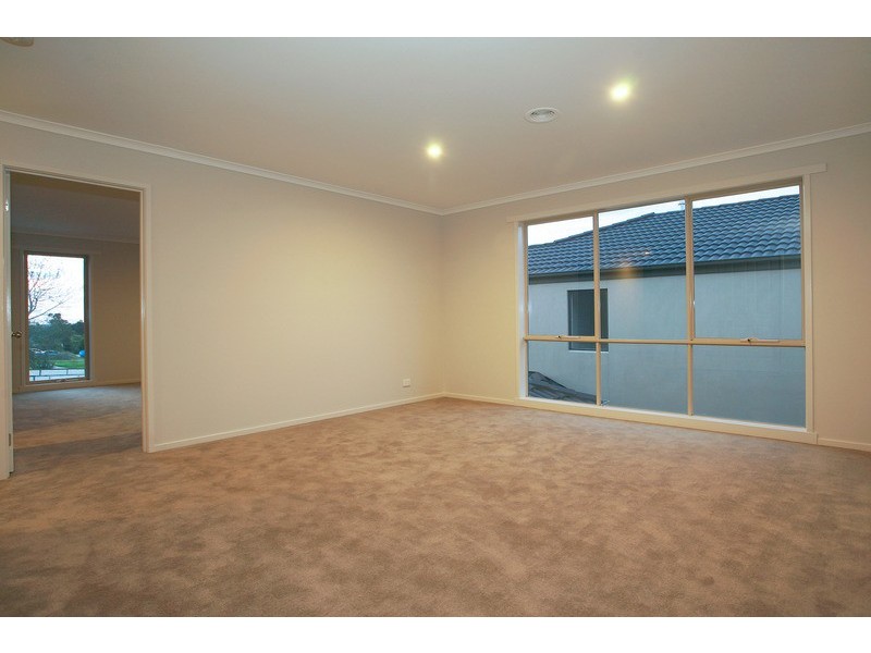 22 Bethune Drive, Hampton Park VIC 3976