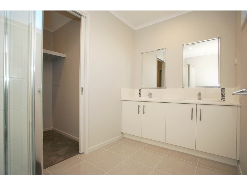 22 Bethune Drive, Hampton Park VIC 3976