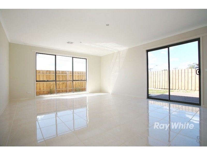 24 Bethune Drive, Hampton Park VIC 3976