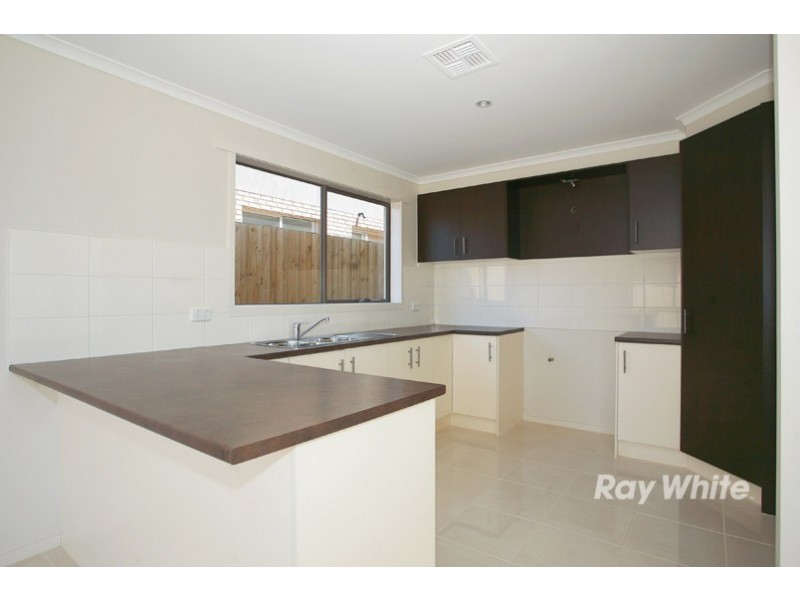 24 Bethune Drive, Hampton Park VIC 3976