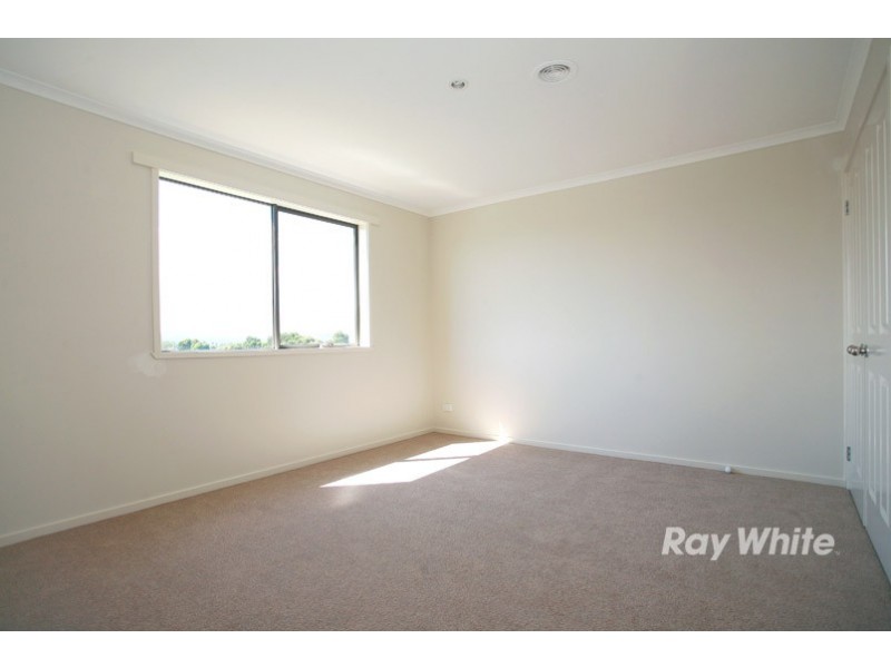 24 Bethune Drive, Hampton Park VIC 3976