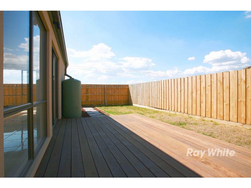 24 Bethune Drive, Hampton Park VIC 3976