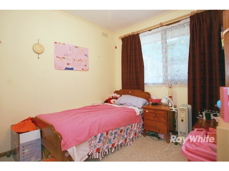 23 Endeavour Drive, Cranbourne North VIC 3977