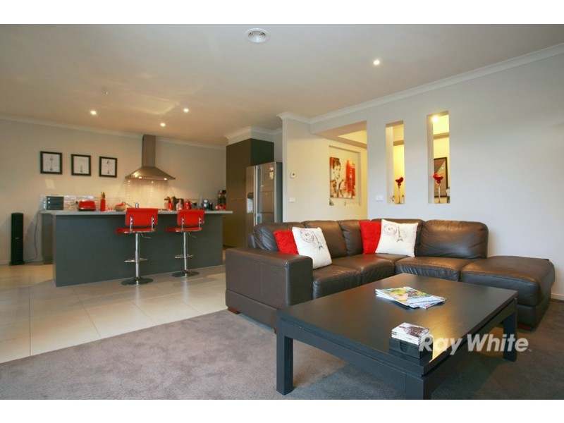 31 Sierra Walk, Cranbourne North VIC 3977