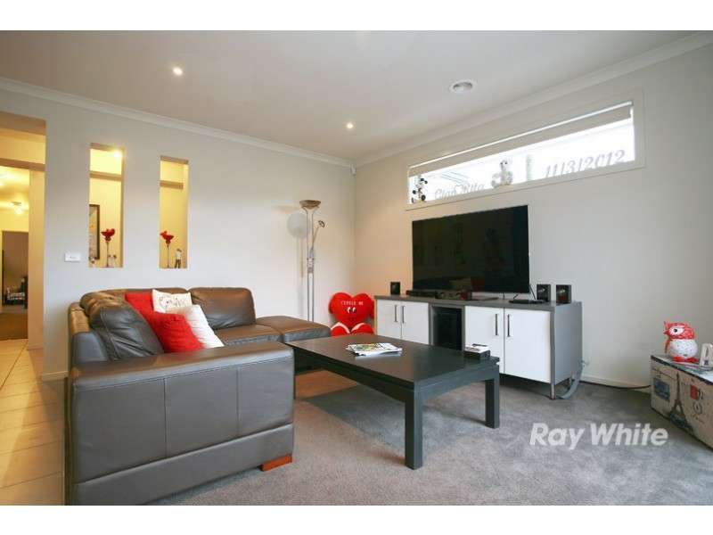 31 Sierra Walk, Cranbourne North VIC 3977