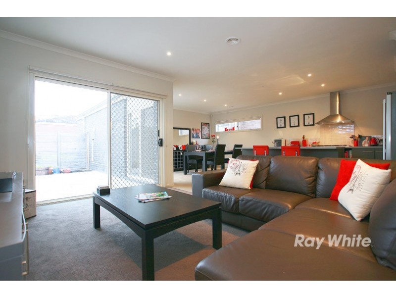 31 Sierra Walk, Cranbourne North VIC 3977