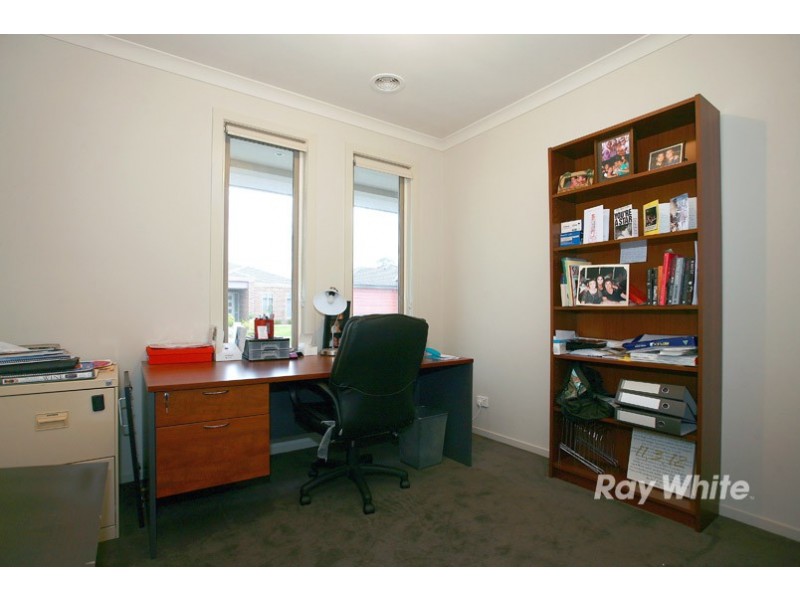 31 Sierra Walk, Cranbourne North VIC 3977