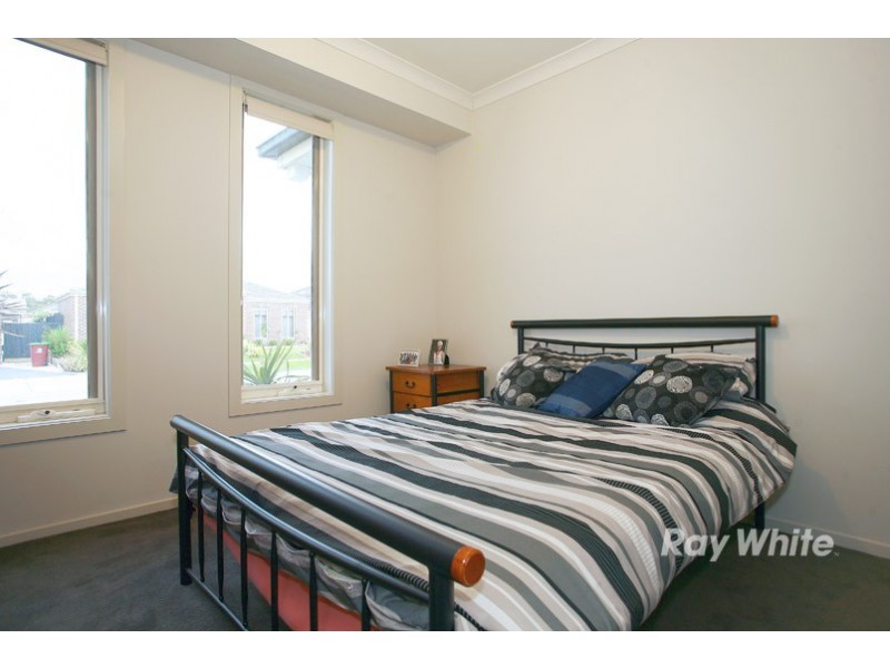 31 Sierra Walk, Cranbourne North VIC 3977