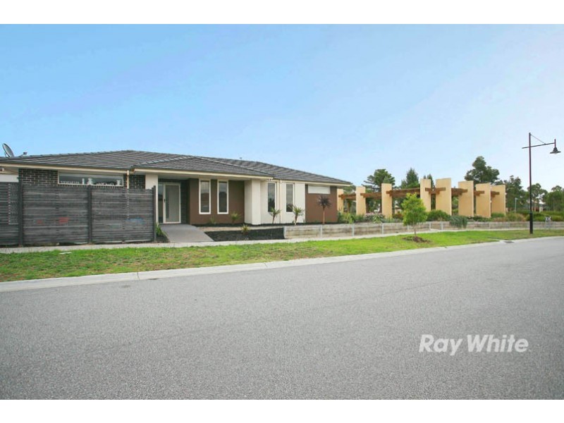 31 Sierra Walk, Cranbourne North VIC 3977