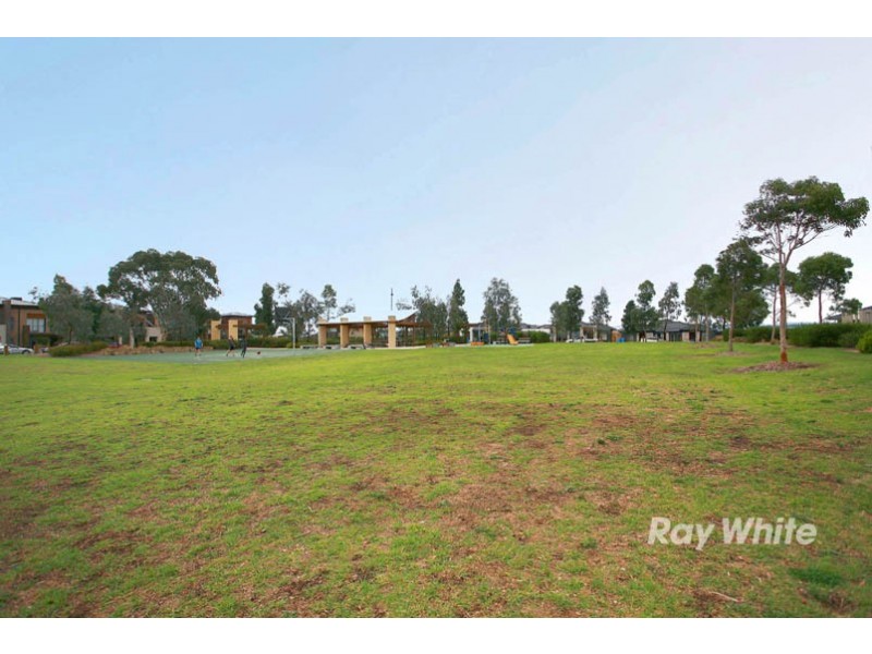 31 Sierra Walk, Cranbourne North VIC 3977