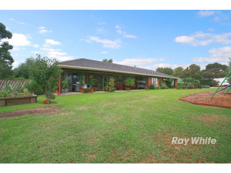 94 Evans Road, Cranbourne West VIC 3977