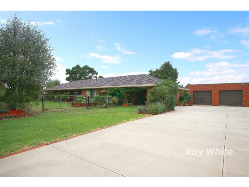 94 Evans Road, Cranbourne West VIC 3977