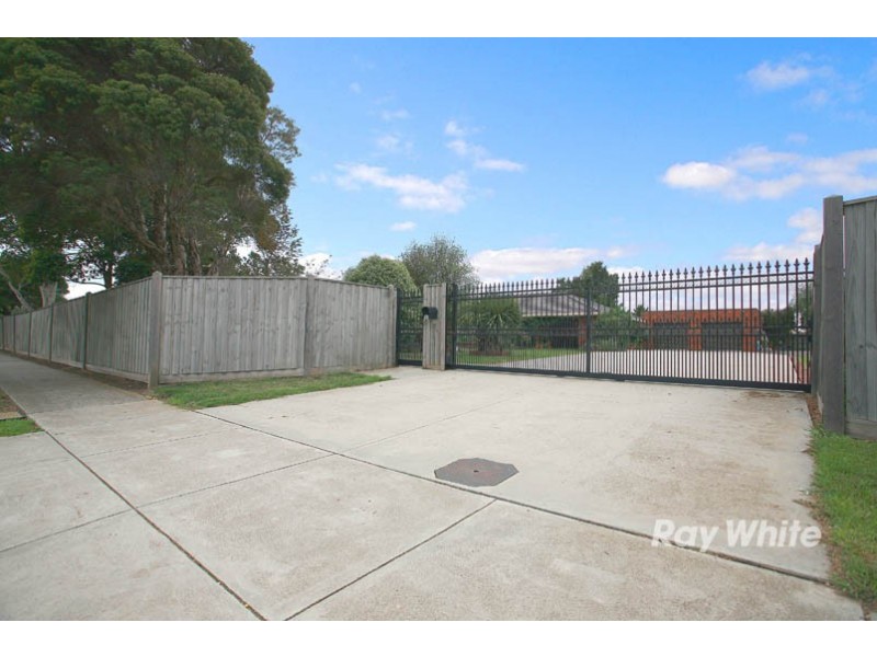 94 Evans Road, Cranbourne West VIC 3977