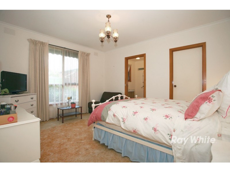 94 Evans Road, Cranbourne West VIC 3977