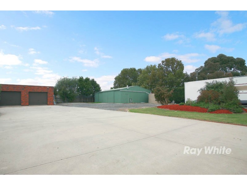 94 Evans Road, Cranbourne West VIC 3977